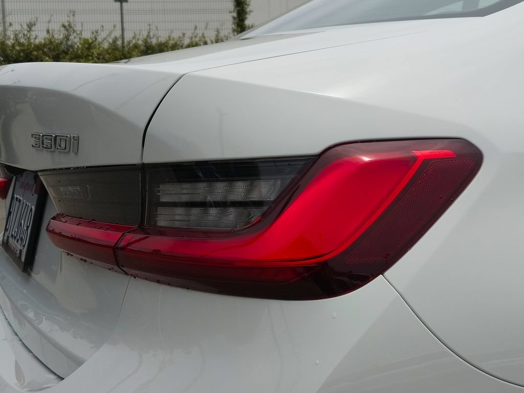 Used 2021 BMW 330i Sedan w/ Convenience Package RWD image 5