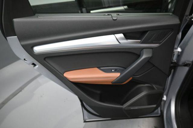 Used 2024 Audi Q5 2.0T Prestige w/ Prestige Package AWD/4WD image 31
