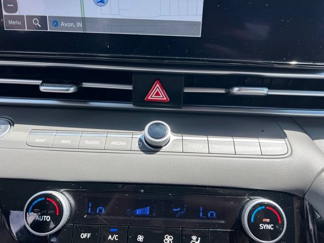 Used 2025 Hyundai Elantra SEL FWD image 21