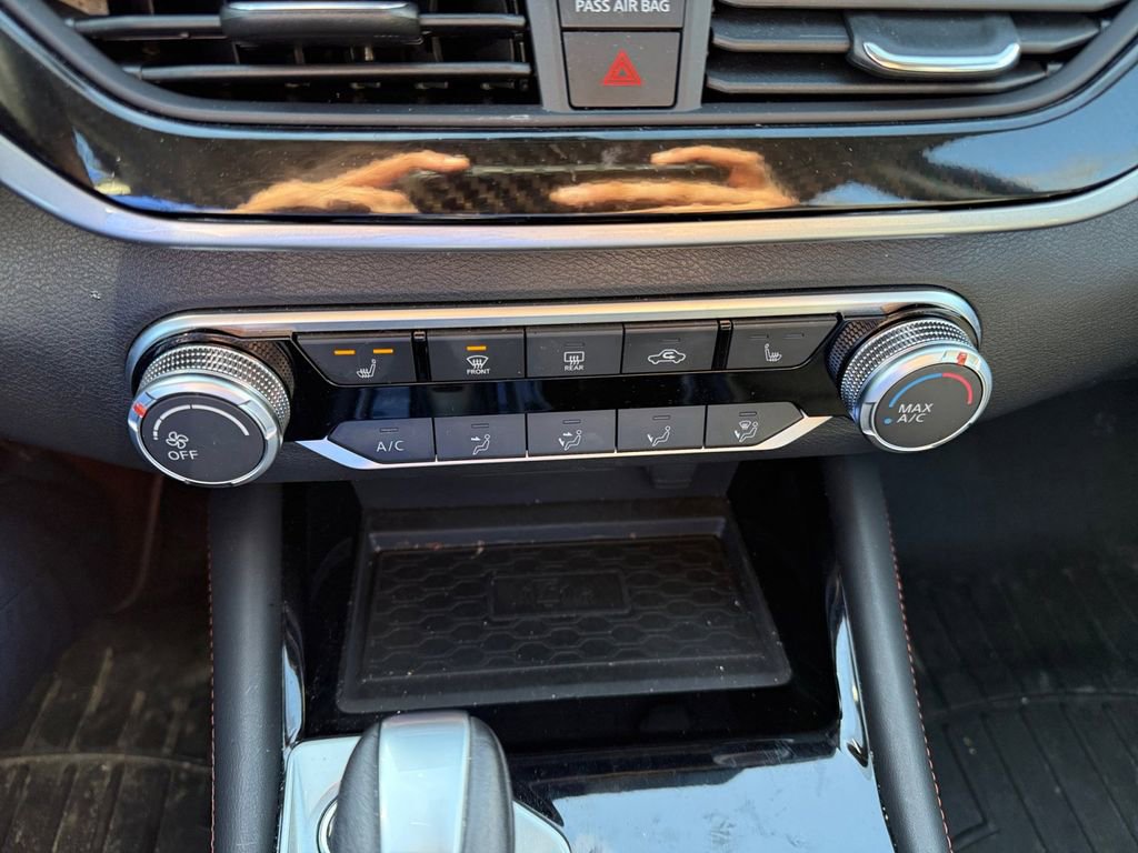 Used 2024 Nissan Altima 2.5 SR w/ SR Premium Package image 30