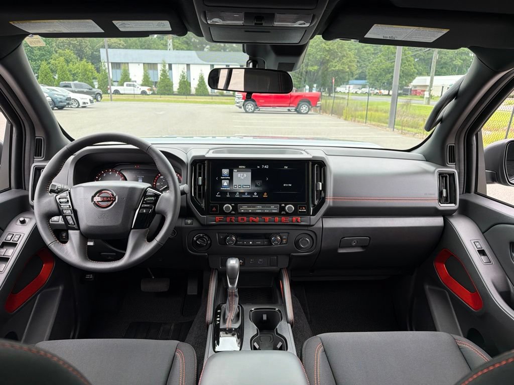 Certified 2025 Nissan Frontier PRO-4X AWD/4WD image 8