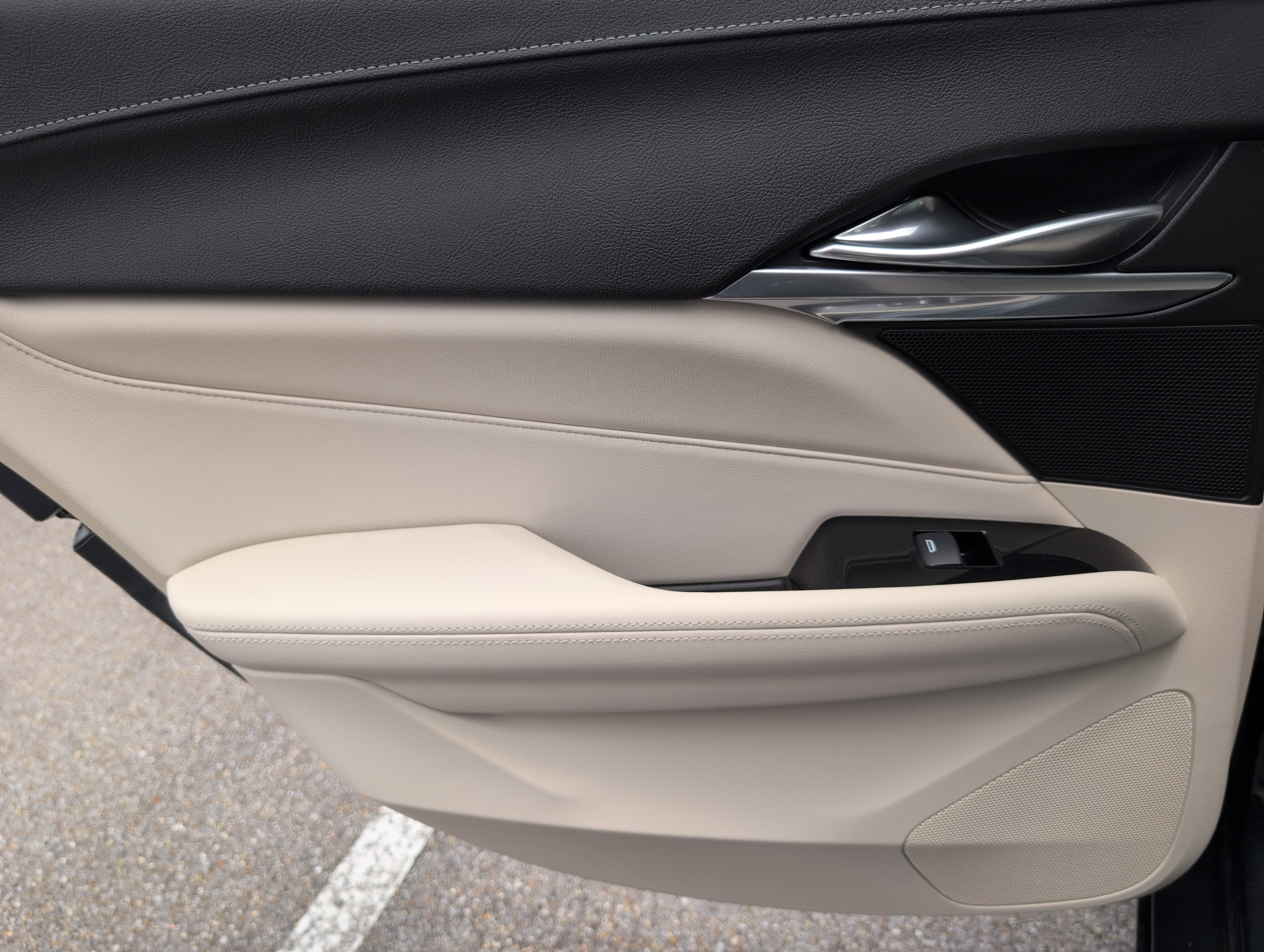 Used 2020 Cadillac XT4 Premium Luxury FWD image 31