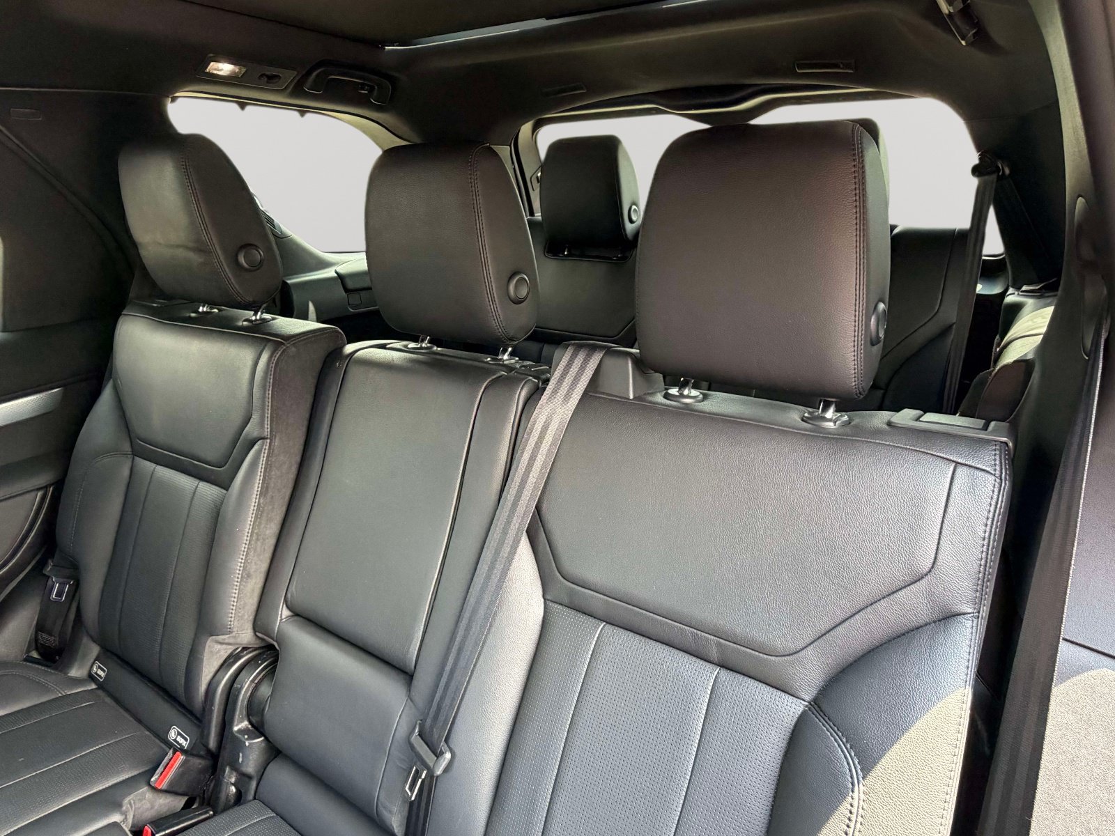 Used 2020 Land Rover Discovery Landmark AWD/4WD image 26