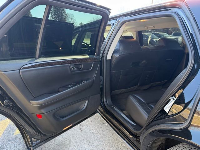 Used 2011 Cadillac DTS Limousine image 15