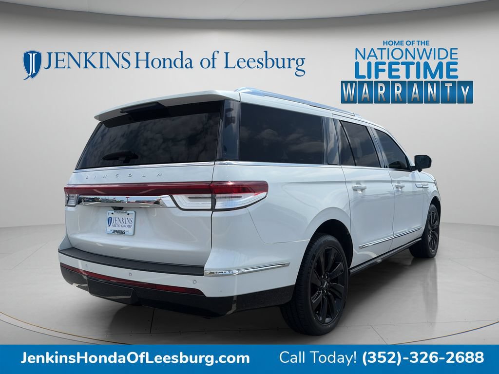 Used 2023 Lincoln Navigator L Reserve AWD/4WD image 3