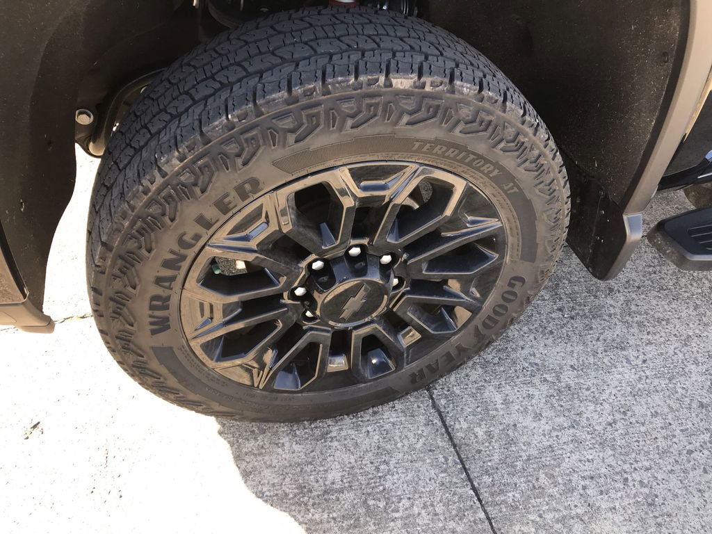 Used 2025 Chevrolet Silverado 2500 High Country w/ High Country Premium Package image 10