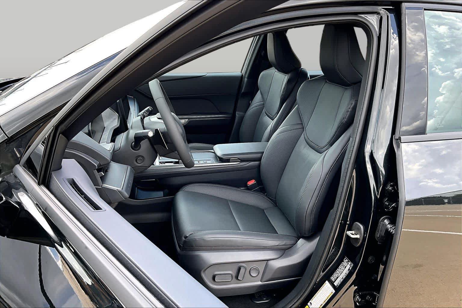 Used 2026 Lexus ES 500e AWD/4WD image 6