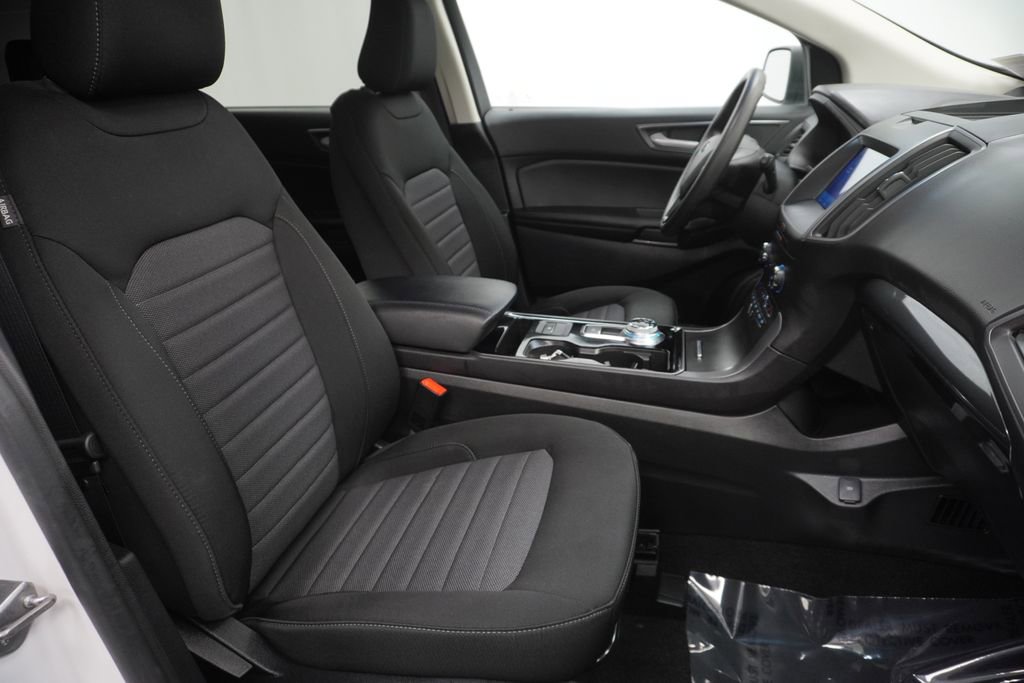 Used 2020 Ford Edge SE image 46