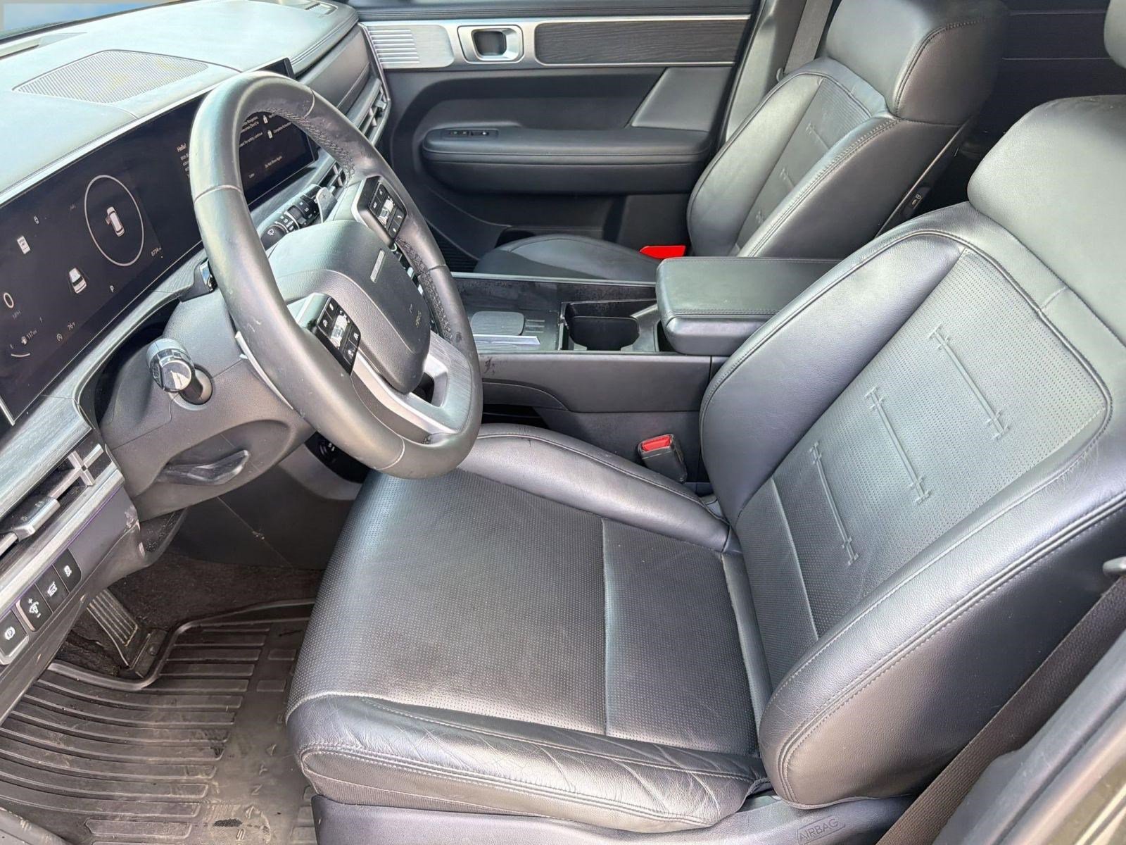 Used 2025 Hyundai Santa Fe Limited AWD/4WD image 5