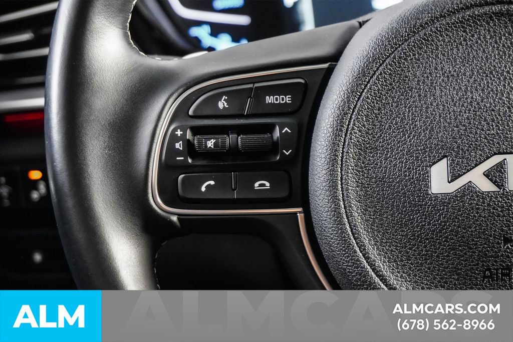 Used 2022 Kia Niro Touring Special Edition image 26