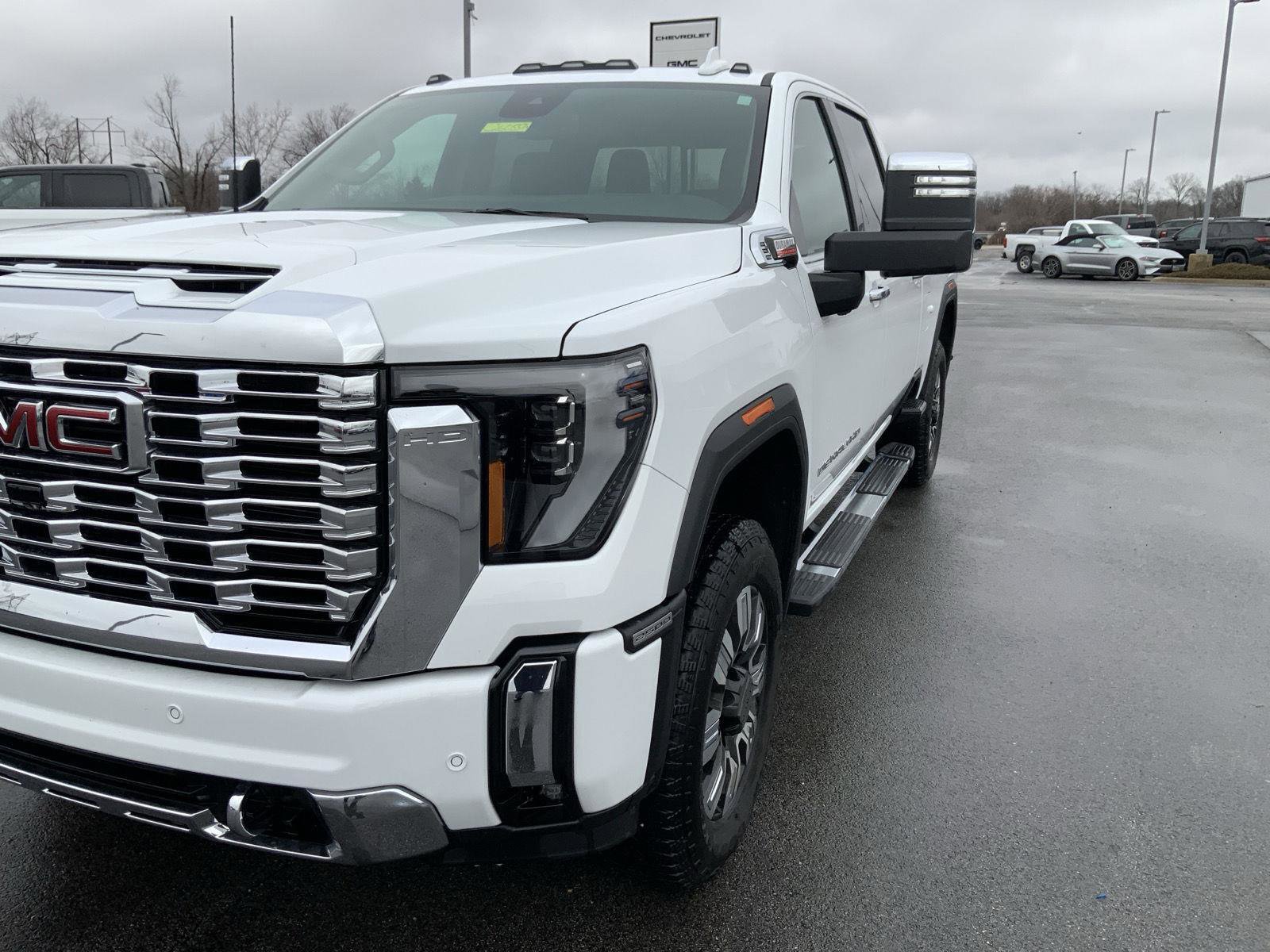 Used 2025 GMC Sierra 2500 Denali image 21