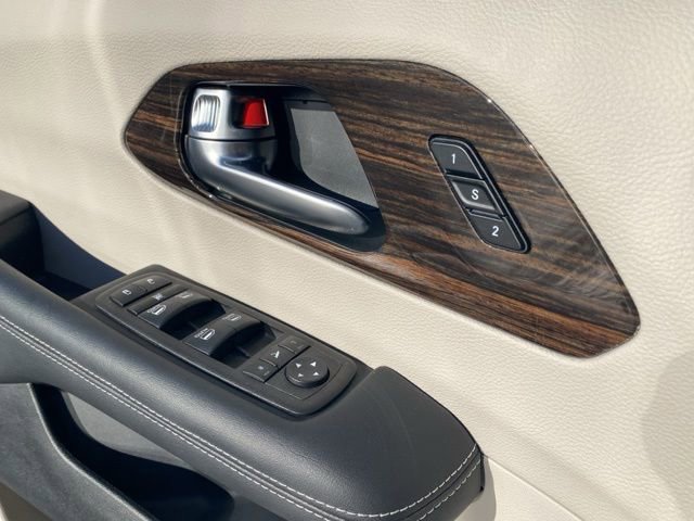 Used 2024 Chrysler Pacifica Limited image 19