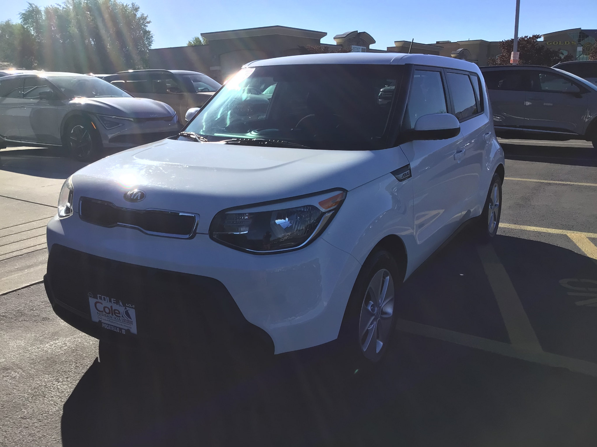 Used 2015 Kia Soul FWD image 2