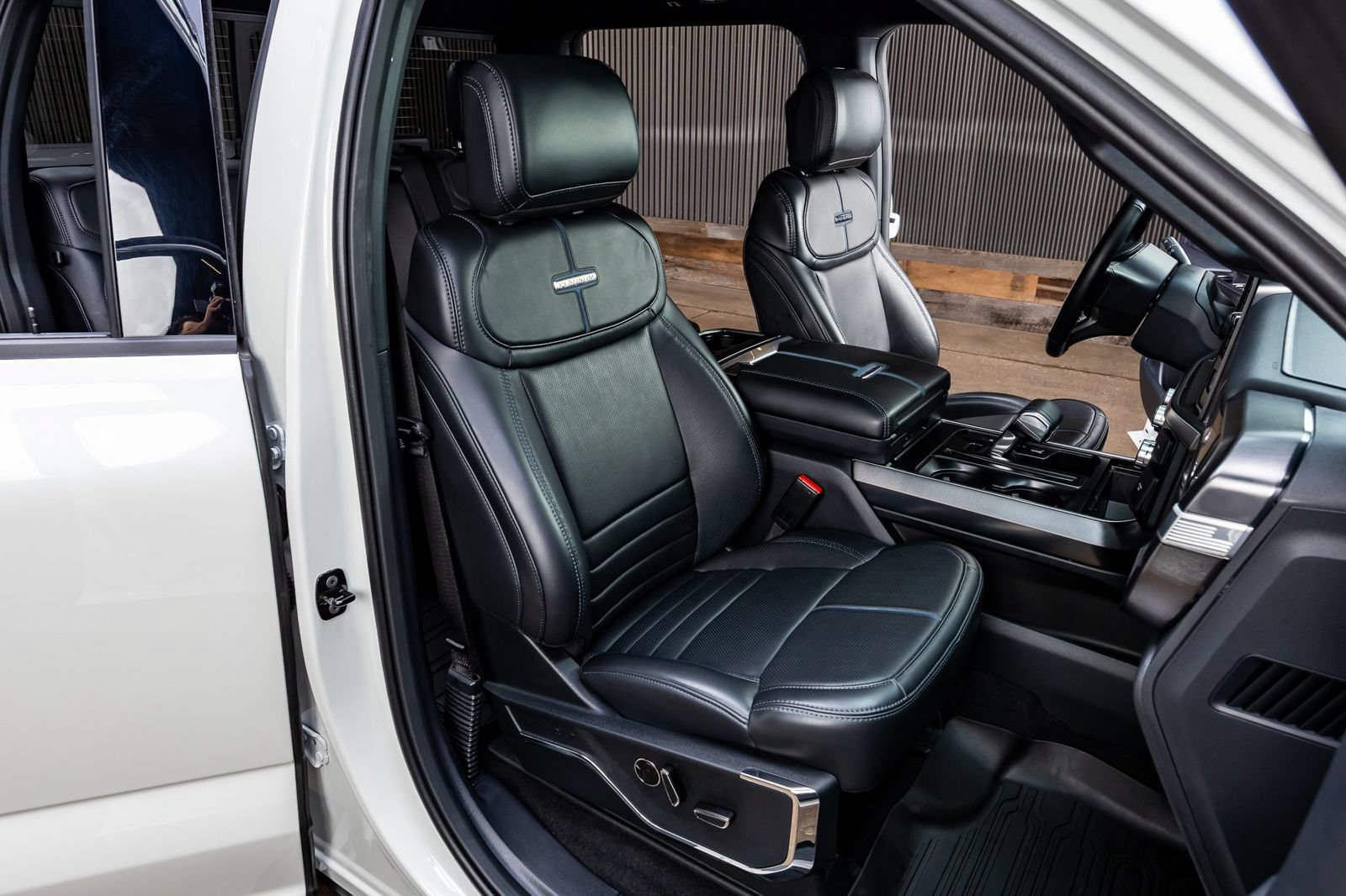Used 2025 Ford F150 Platinum AWD/4WD image 31