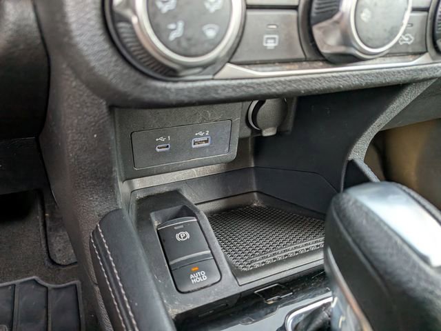 Used 2023 Nissan Kicks SV FWD image 32