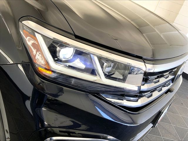 Certified 2023 Volkswagen Atlas Cross Sport SEL Premium R-Line image 10