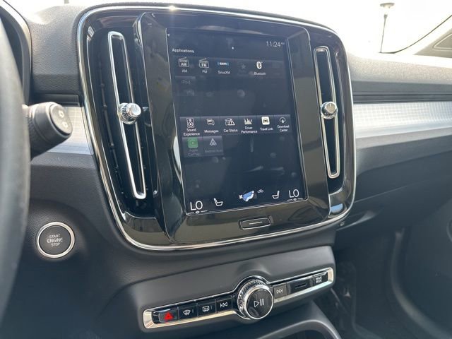 Used 2020 Volvo XC40 T5 Momentum w/ Protection Package Premier image 23