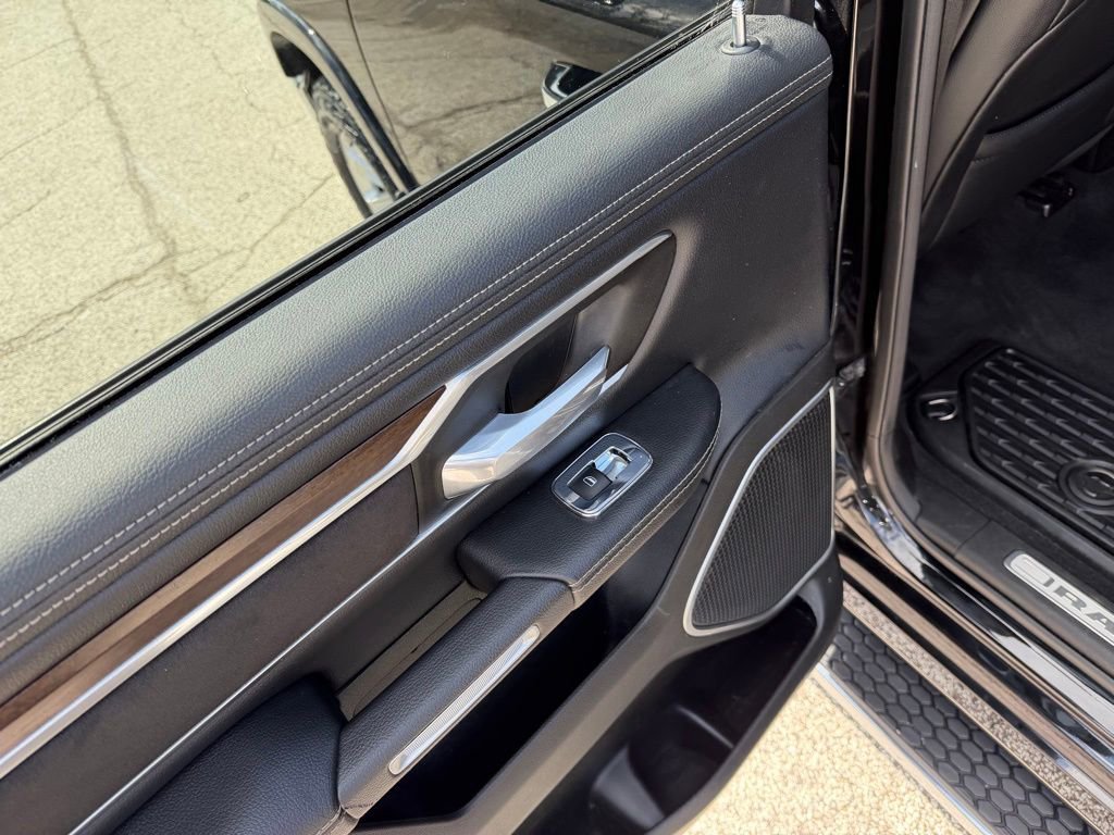 Used 2022 RAM 1500 Laramie AWD/4WD image 29