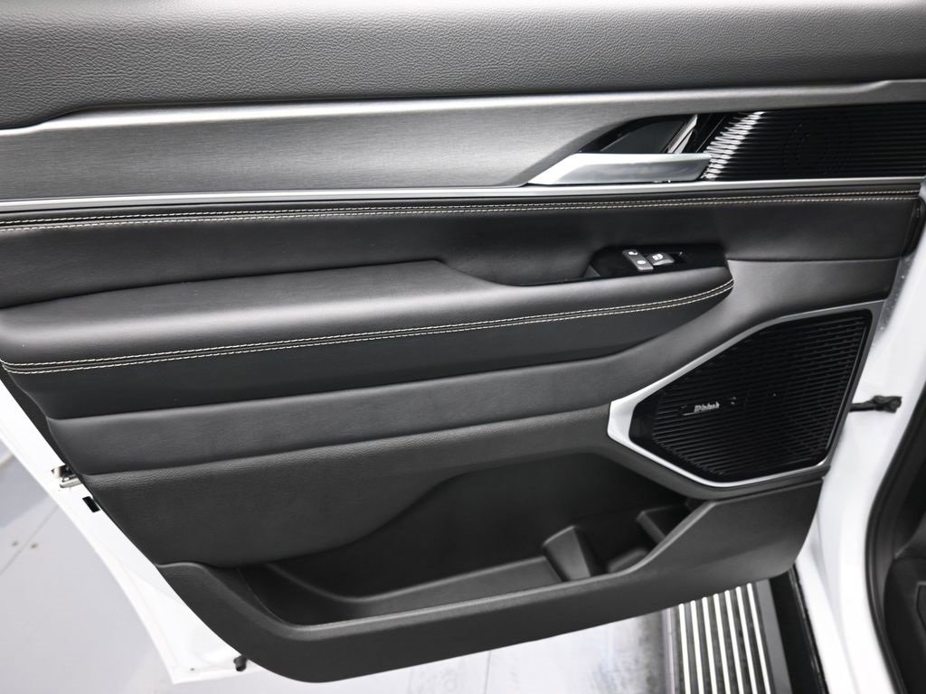 New 2026 Jeep Grand Wagoneer L Limited image 12