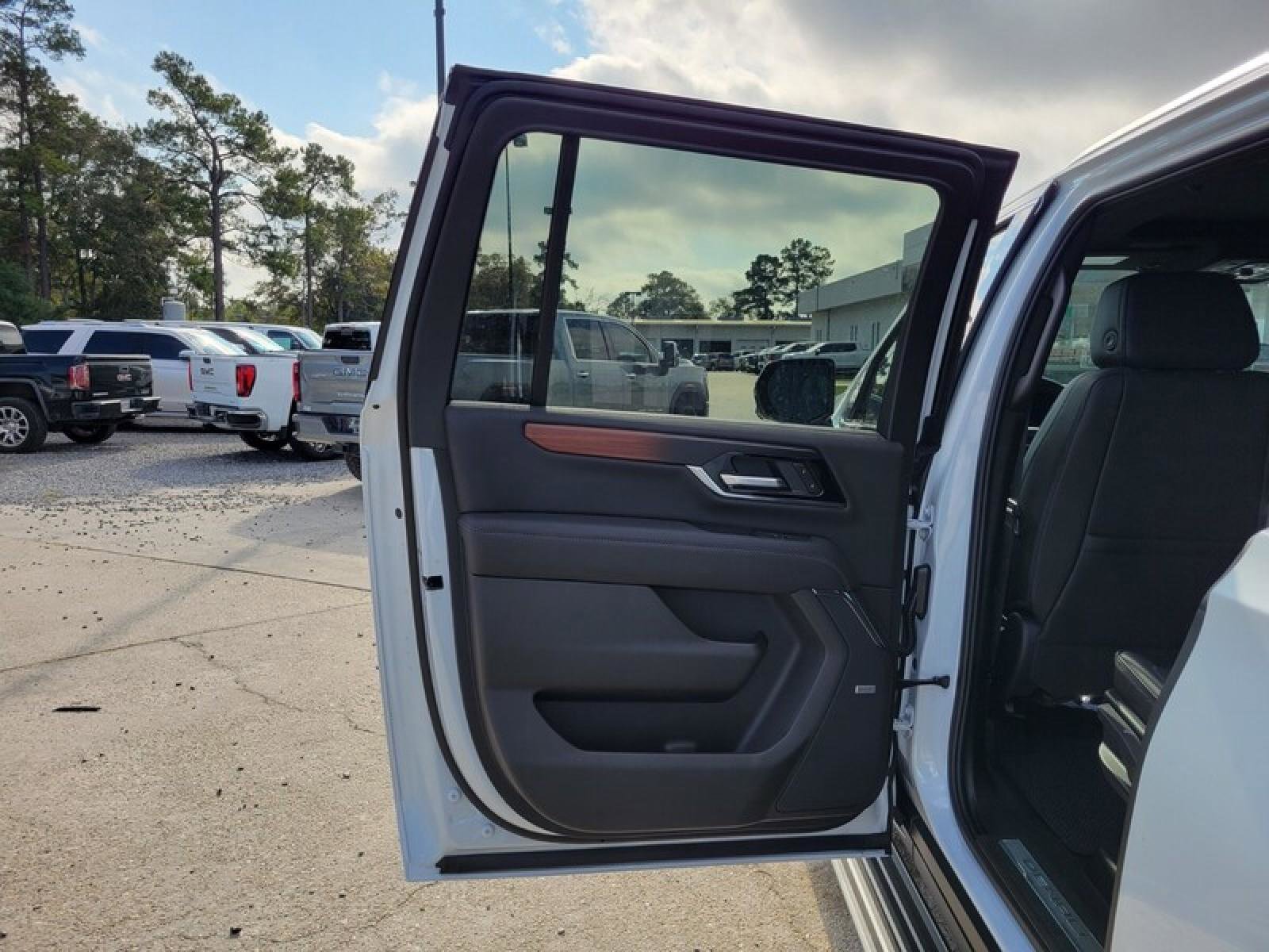 New 2026 GMC Yukon XL Denali image 29