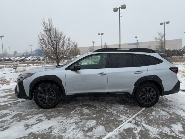 Used 2025 Subaru Outback Onyx Edition image 4