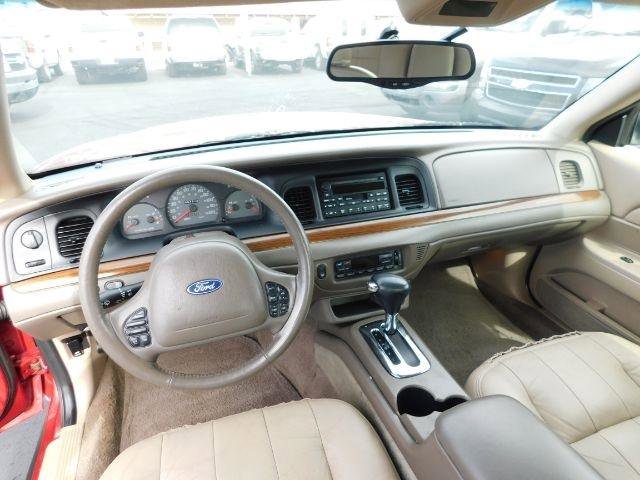 Used 2003 Ford Crown Victoria LX image 14