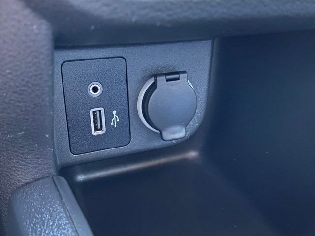 Used 2021 Nissan Kicks S image 18