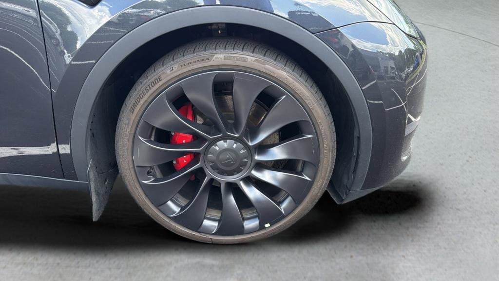 Used 2024 Tesla Model Y Performance AWD/4WD image 13