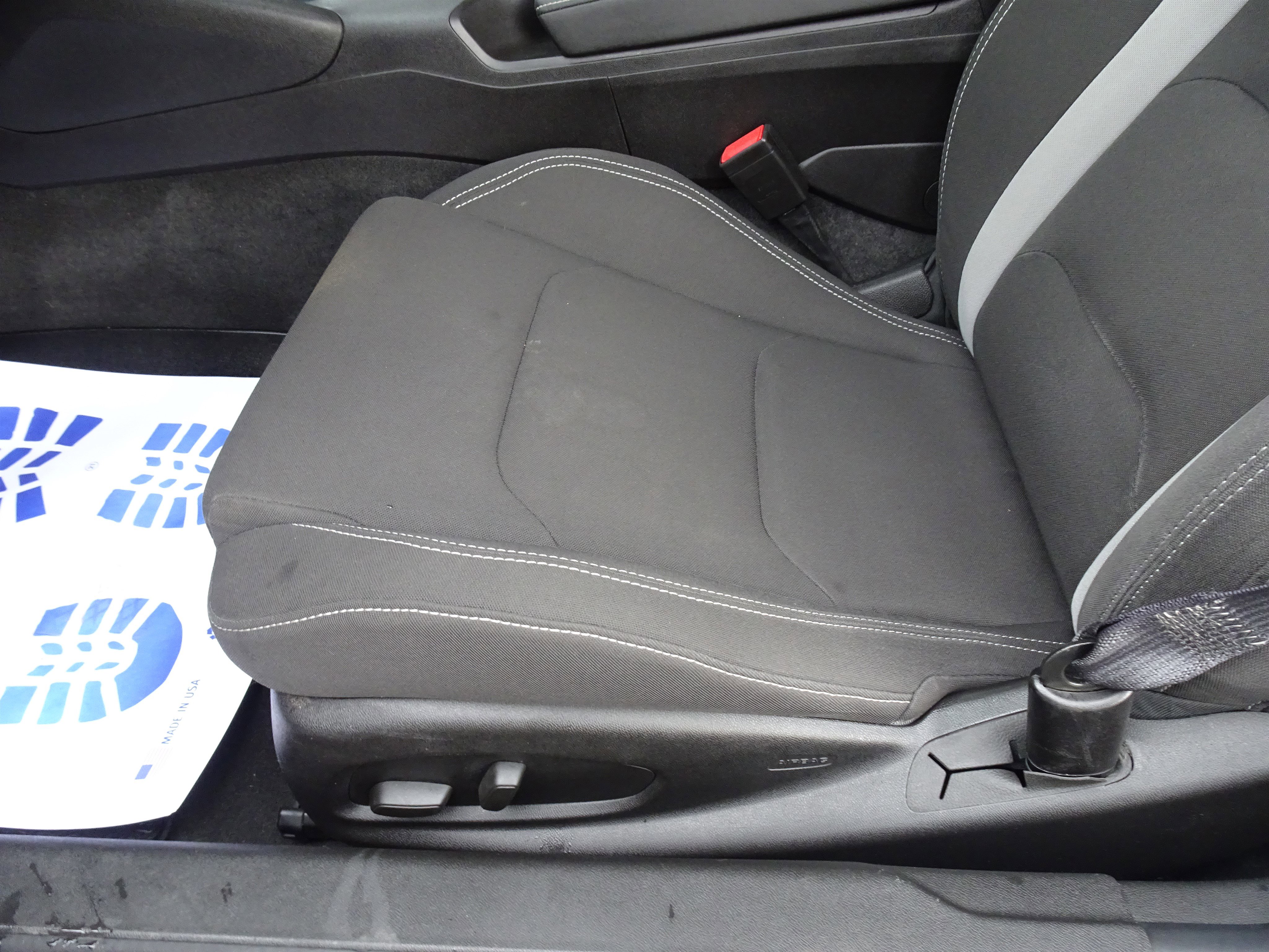 Used 2016 Chevrolet Camaro LT image 9