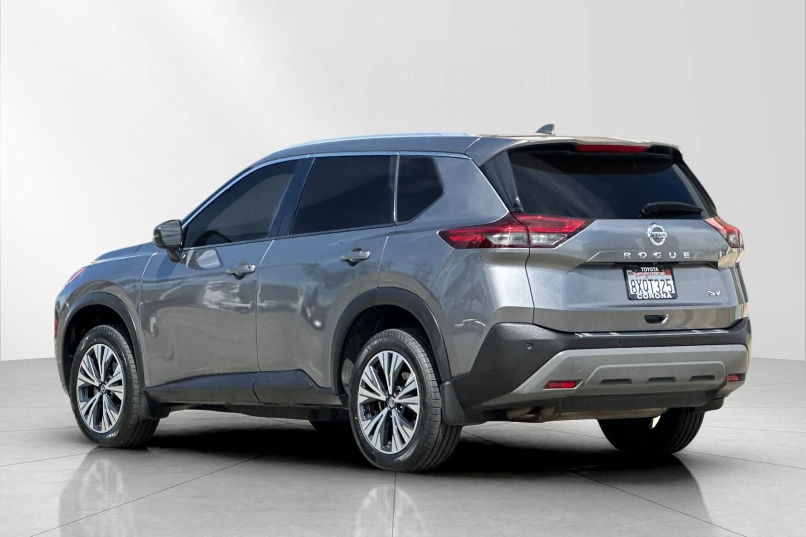 Used 2021 Nissan Rogue SV w/ Premium Package image 5