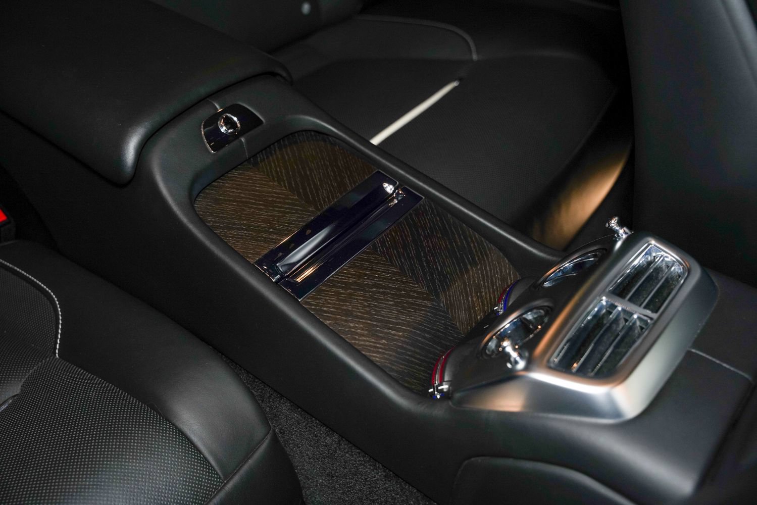 Used 2017 Rolls-Royce Wraith RWD image 36