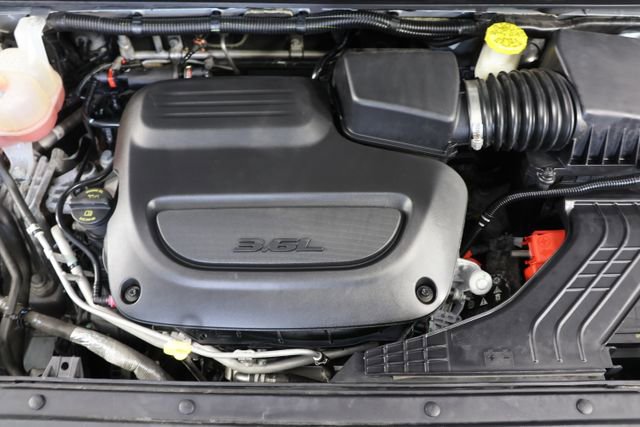 Used 2023 Chrysler Pacifica Touring-L FWD image 25