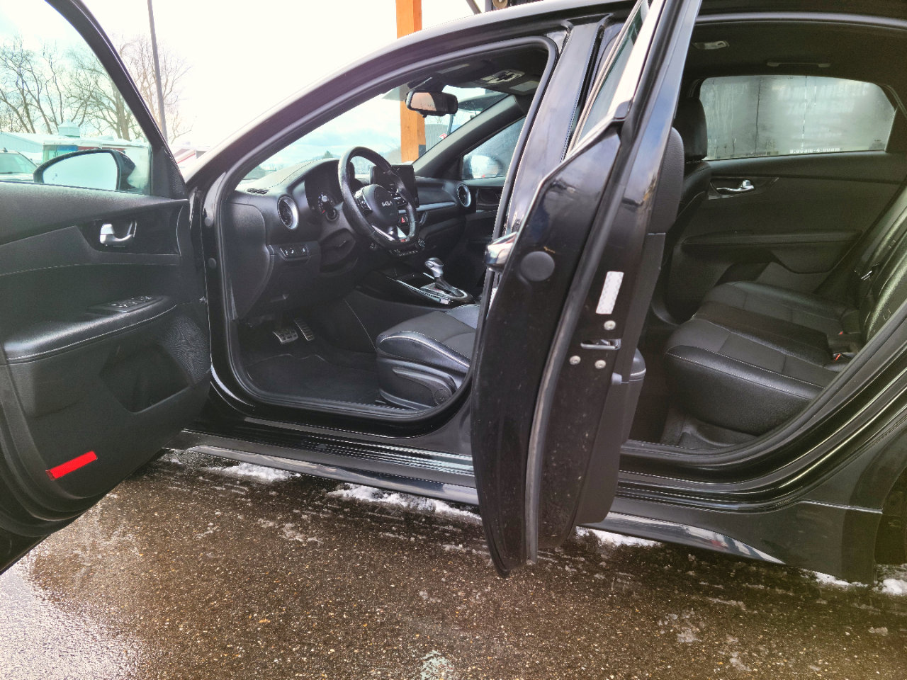 Used 2022 Kia Forte GT-Line w/ GT-Line Premium Package image 7