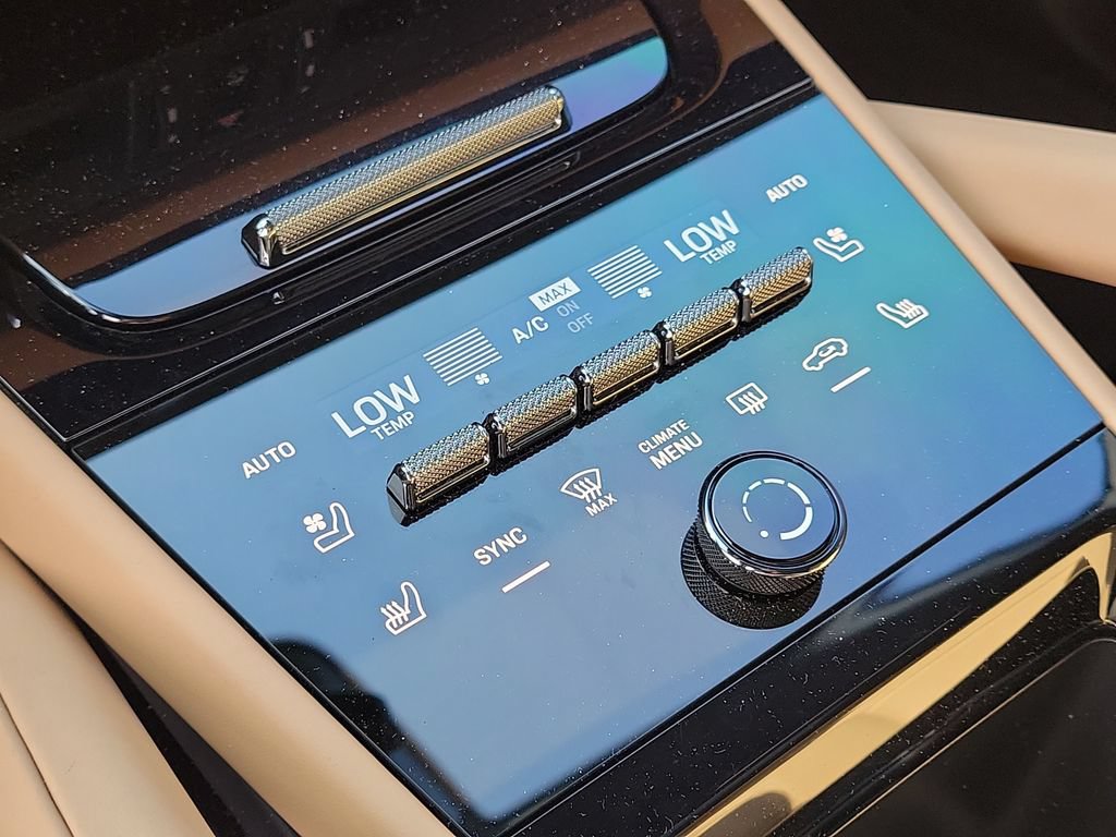 Certified 2025 Porsche Cayenne S AWD/4WD image 32