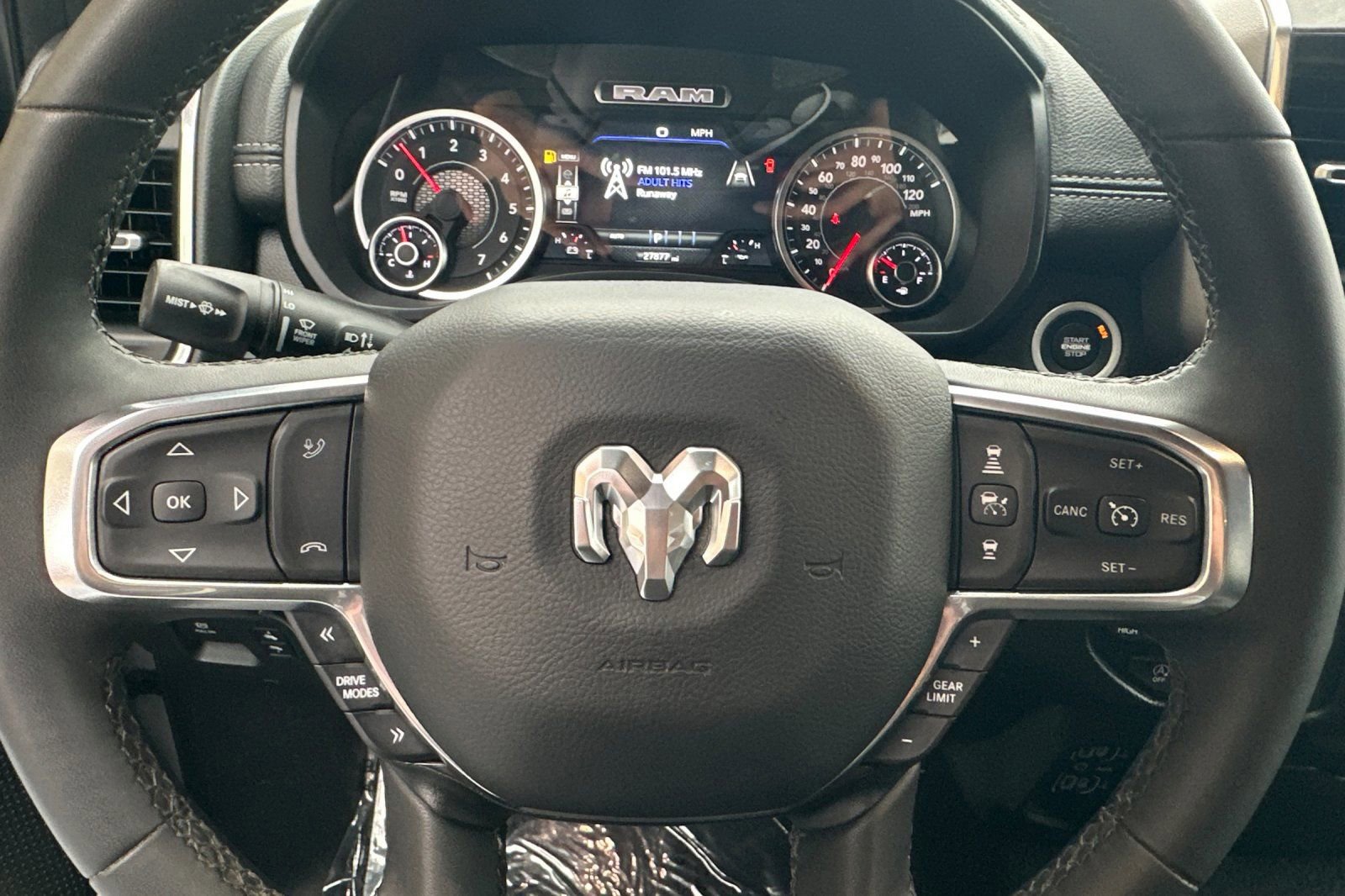 Used 2025 RAM 1500 Laramie image 24