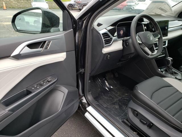 New 2026 Volkswagen Taos SEL AWD/4WD image 6
