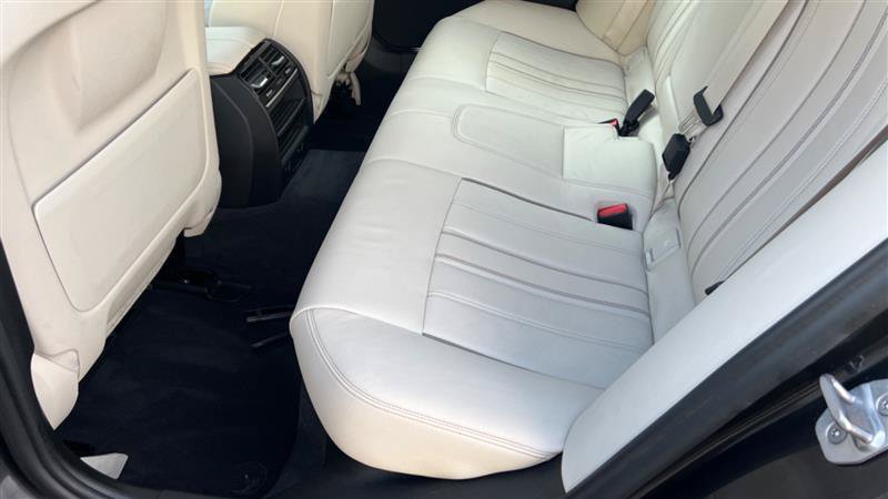 Used 2018 BMW 530e RWD image 46