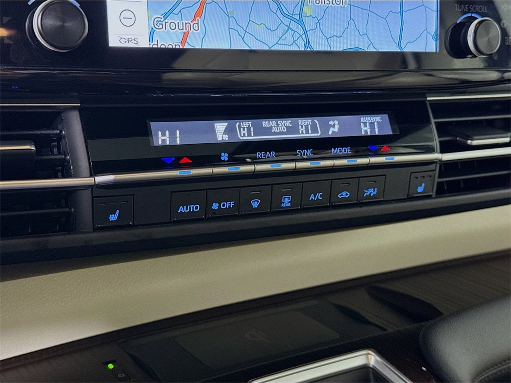 Certified 2023 Toyota Sienna XLE image 10