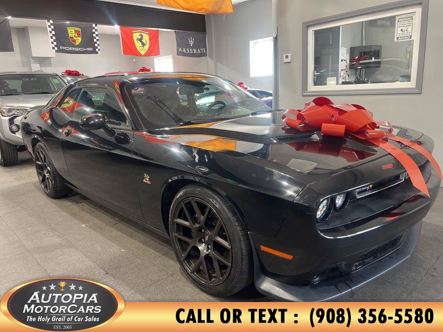 Used 2017 Dodge Challenger R/T Scat Pack RWD image 5