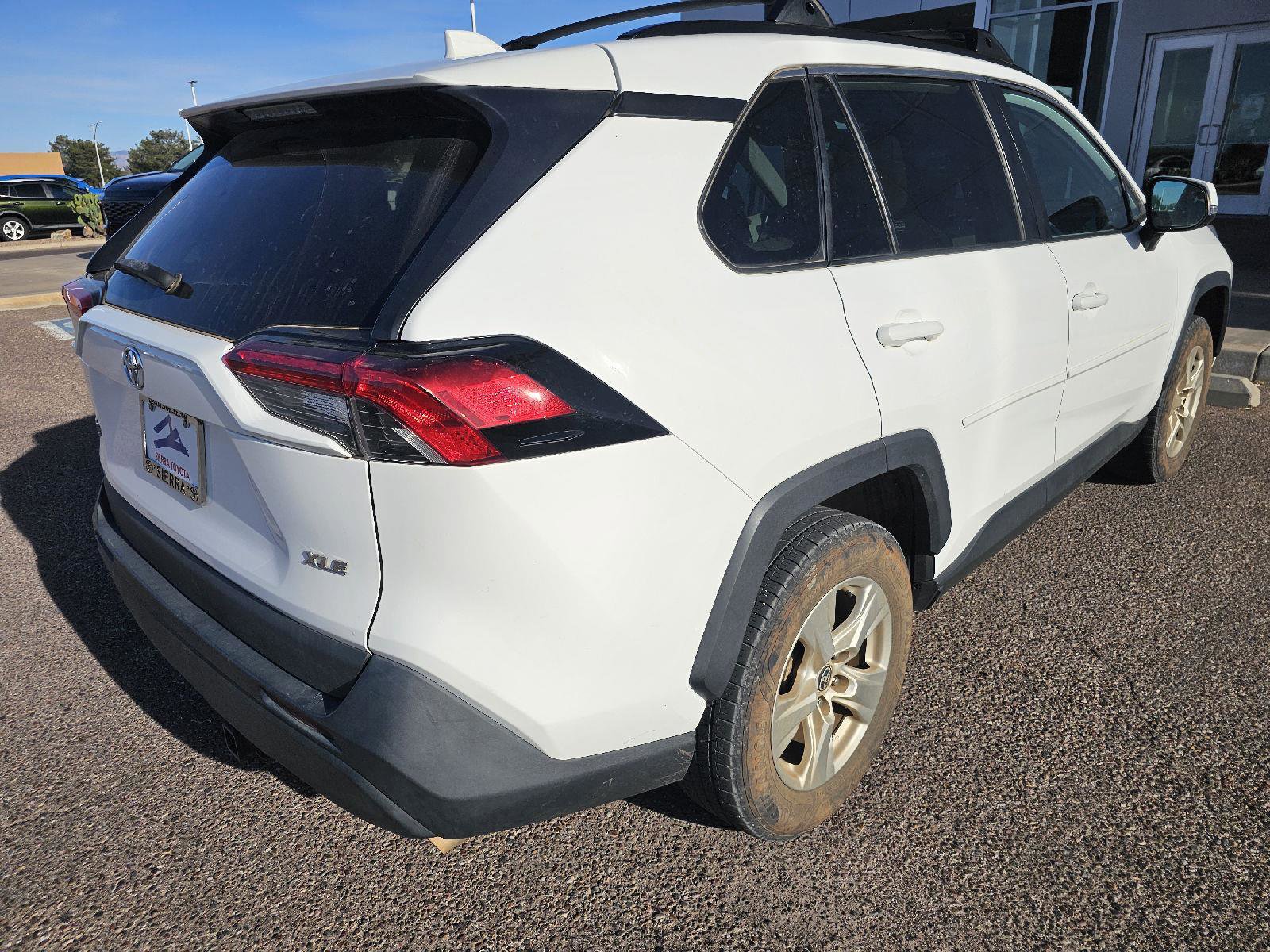 Used 2021 Toyota RAV4 XLE w/ Carpet Mat Package (TMS) FWD image 6
