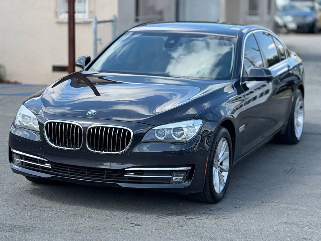 Used 2014 BMW 740i image 7