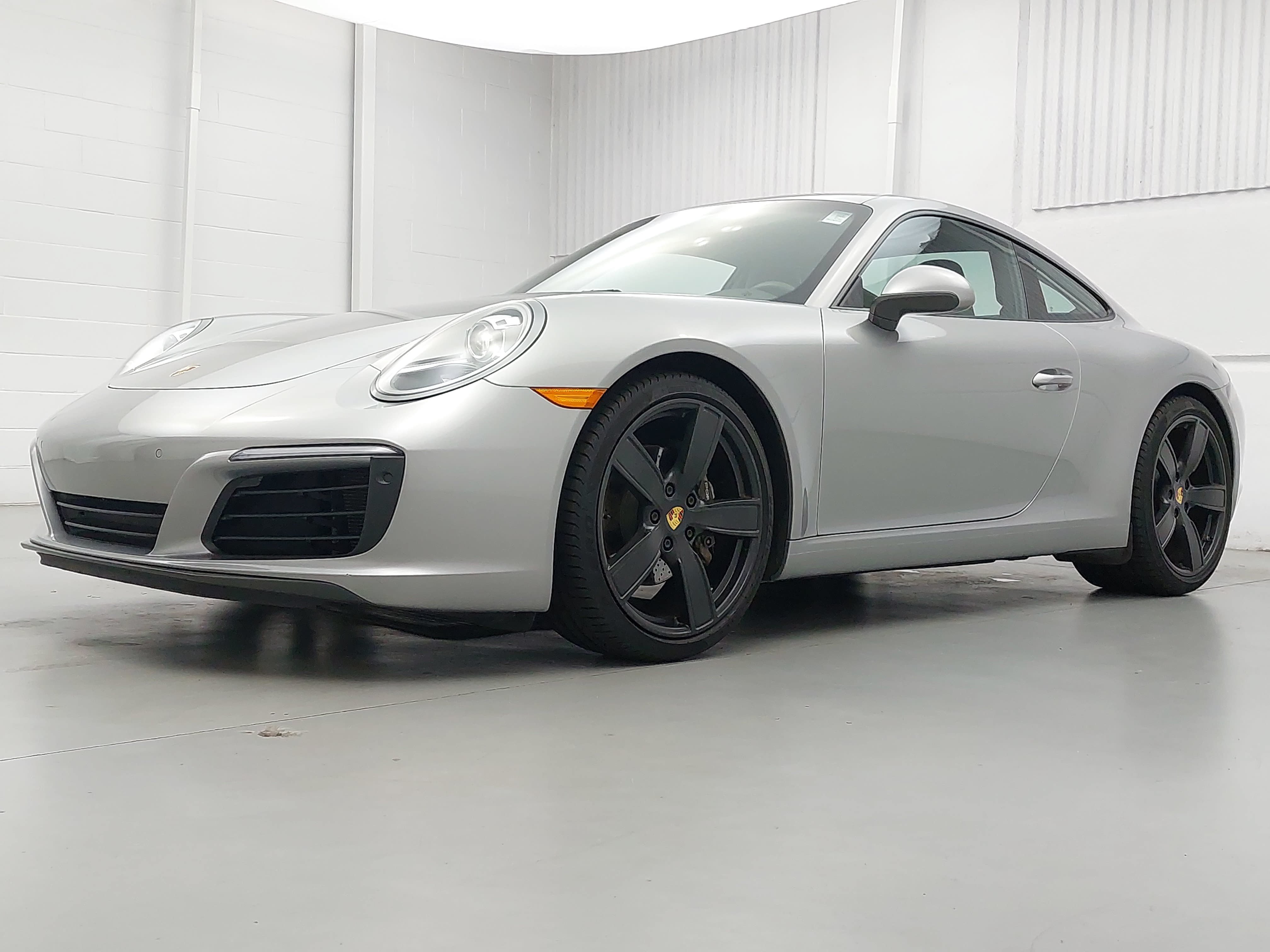 Certified 2018 Porsche 911 Carrera RWD image 1