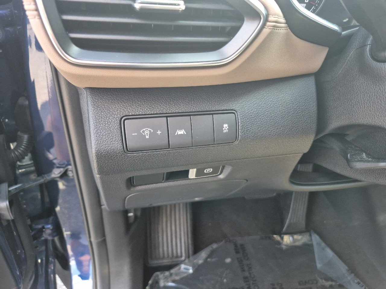 Used 2023 Hyundai Santa Fe SE image 26