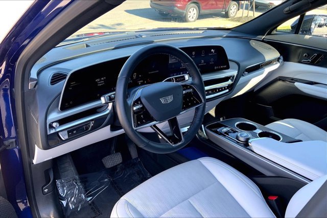 Used 2024 Cadillac Lyriq Sport AWD/4WD image 14