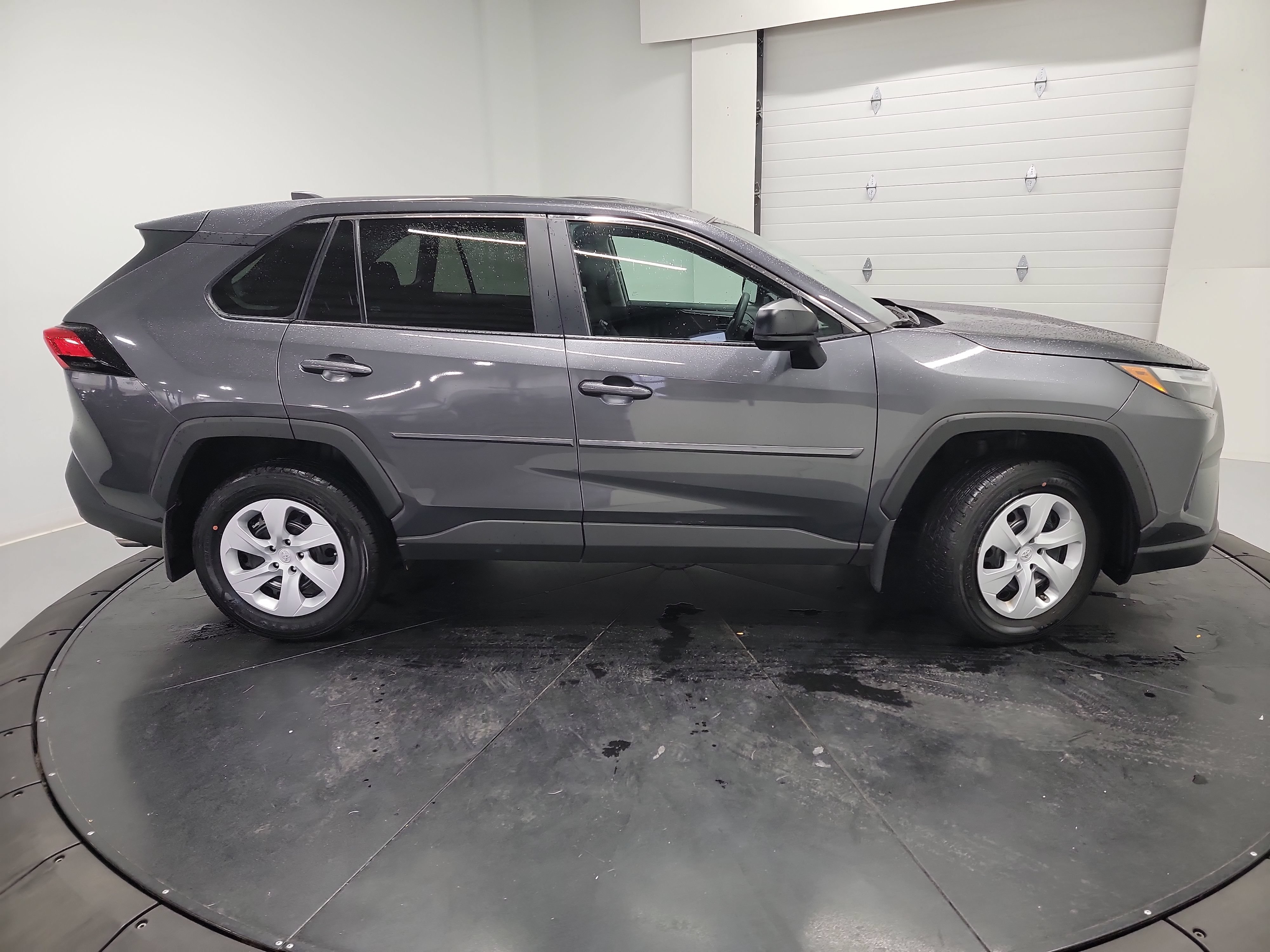 Used 2023 Toyota RAV4 LE AWD/4WD image 11