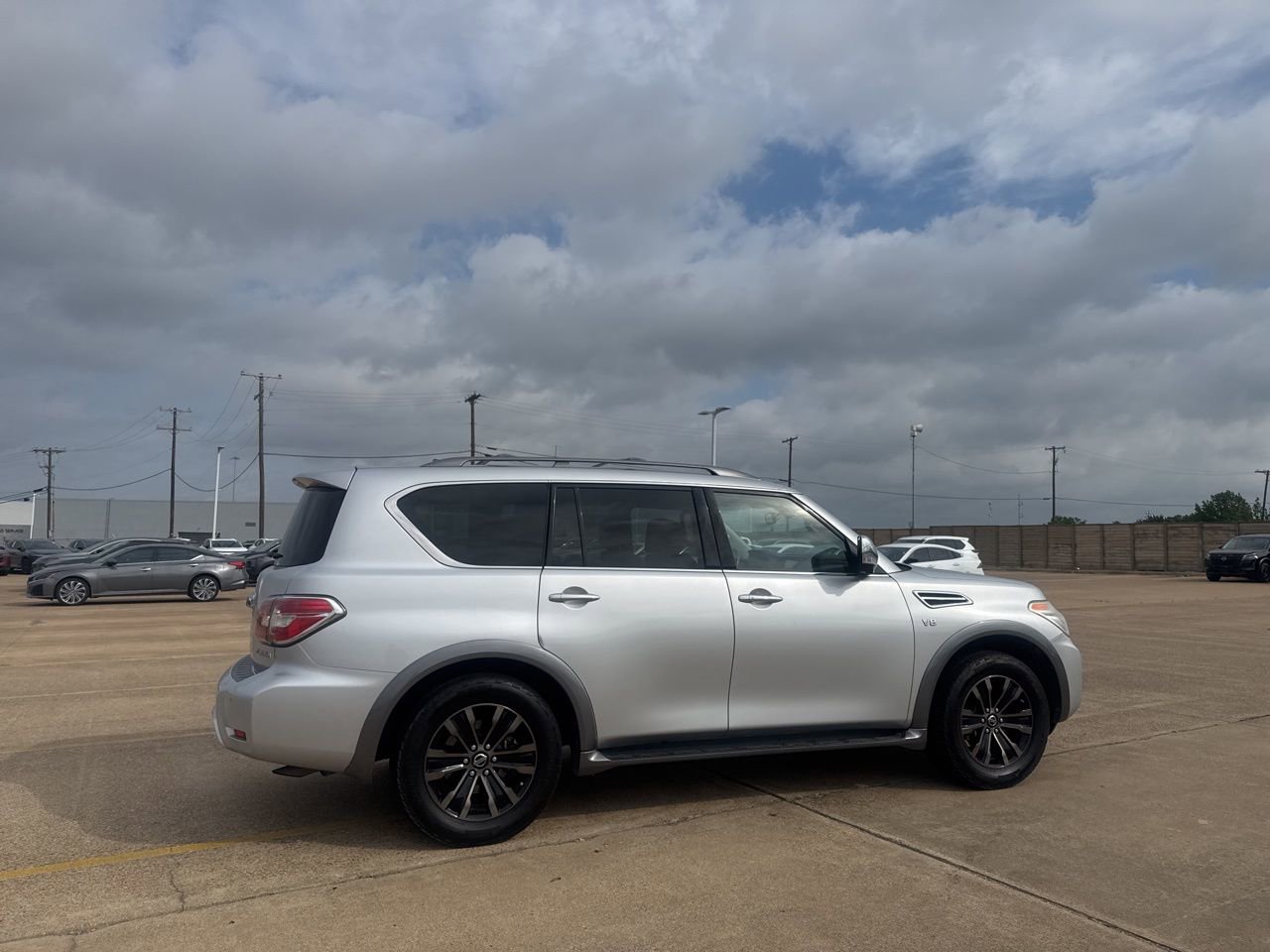 Used 2017 Nissan Armada Platinum image 24