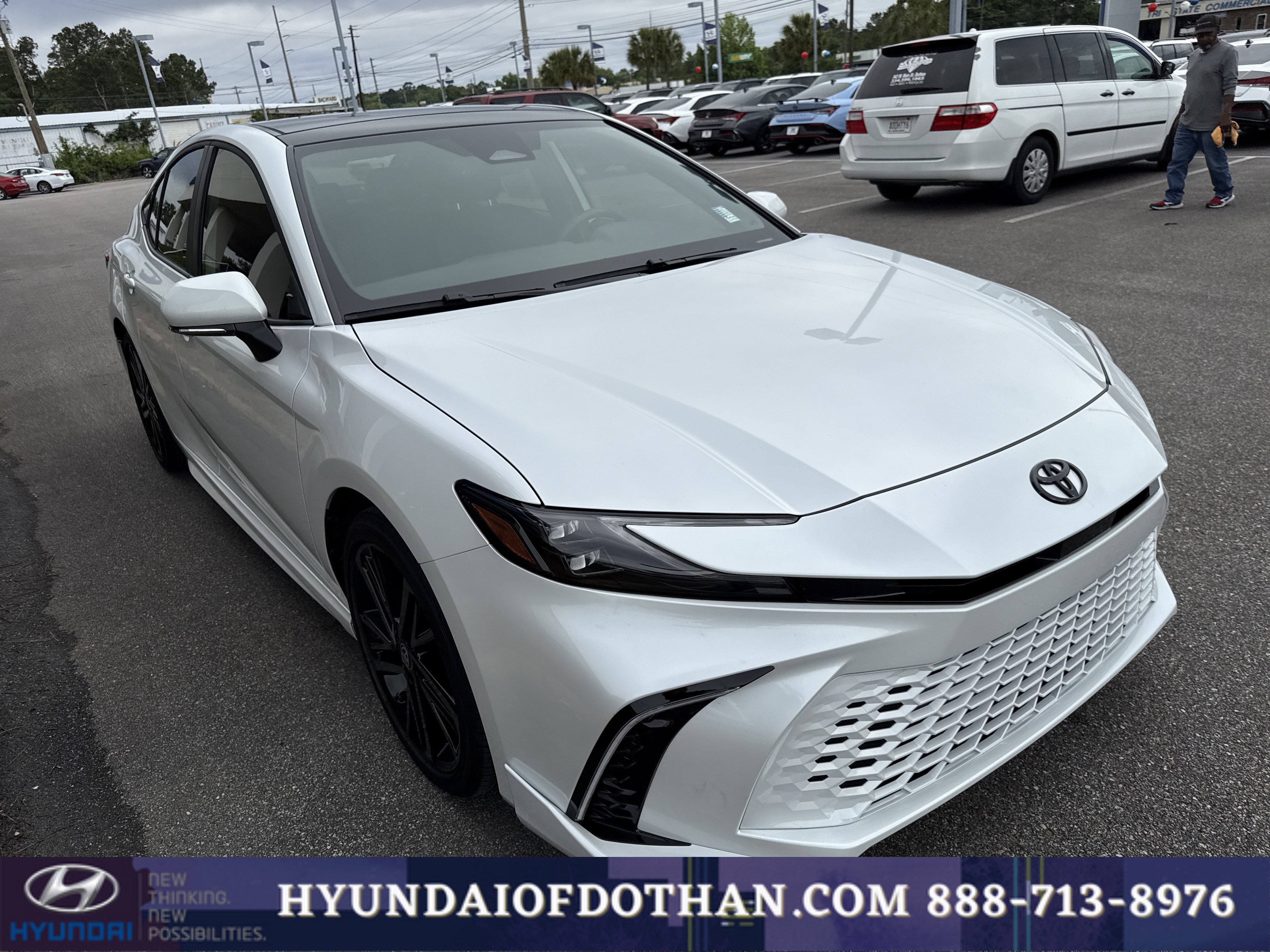 Used 2026 Toyota Camry XSE FWD image 5
