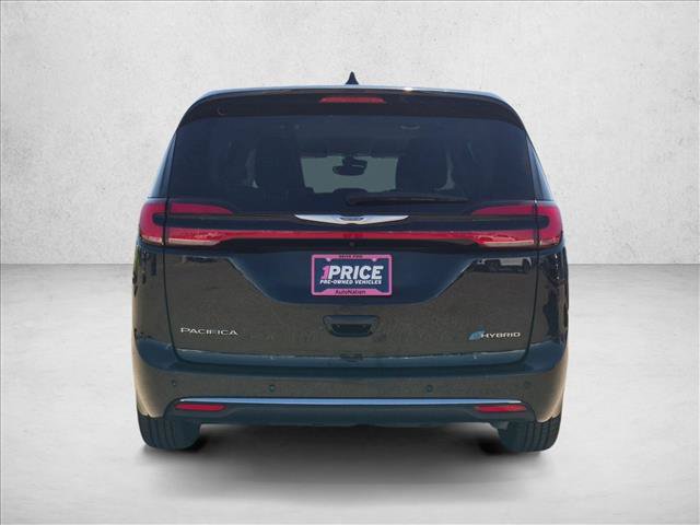 Used 2024 Chrysler Pacifica Limited FWD image 8