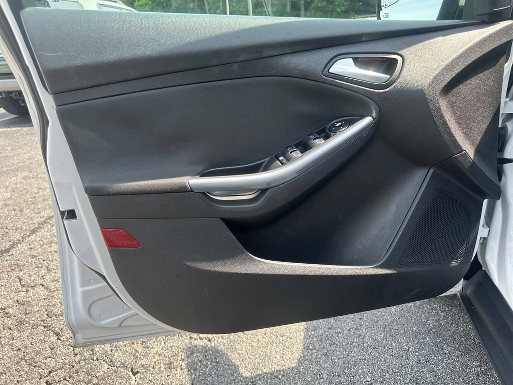 Used 2014 Ford Focus Titanium FWD image 13