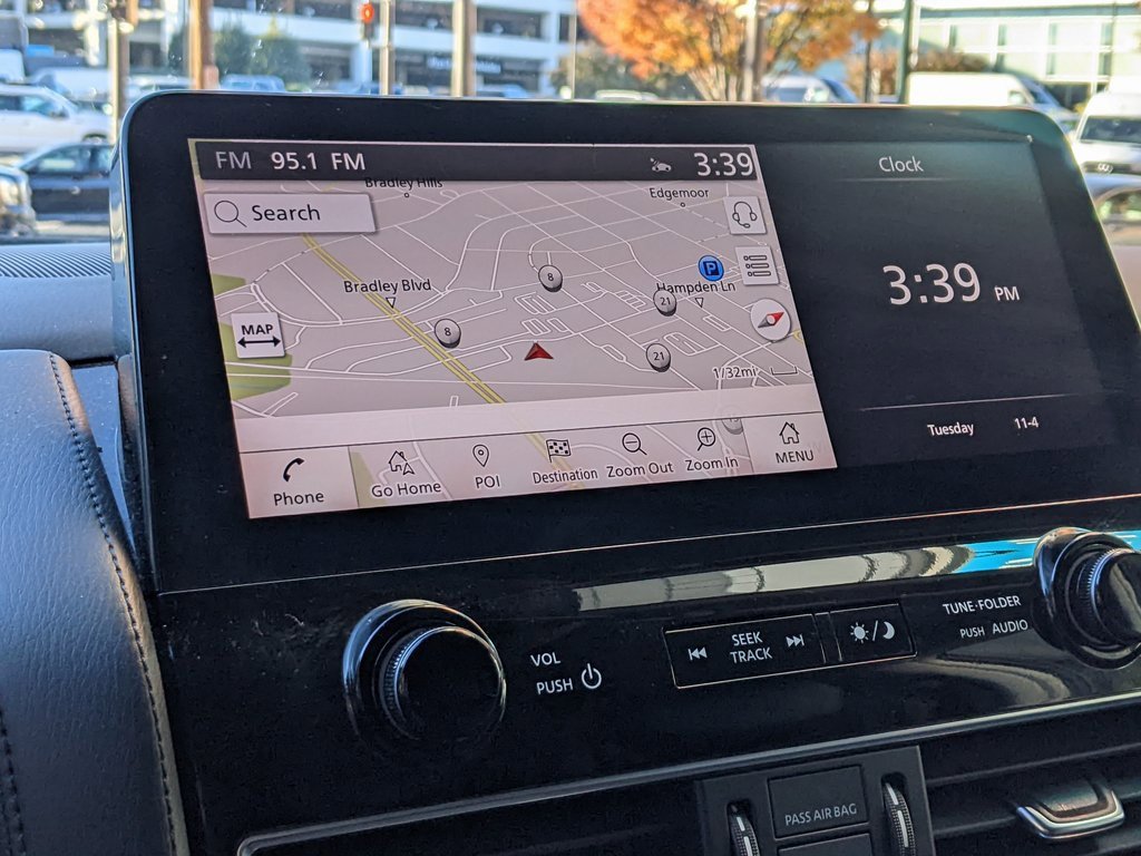 Used 2021 Nissan Armada SV image 15